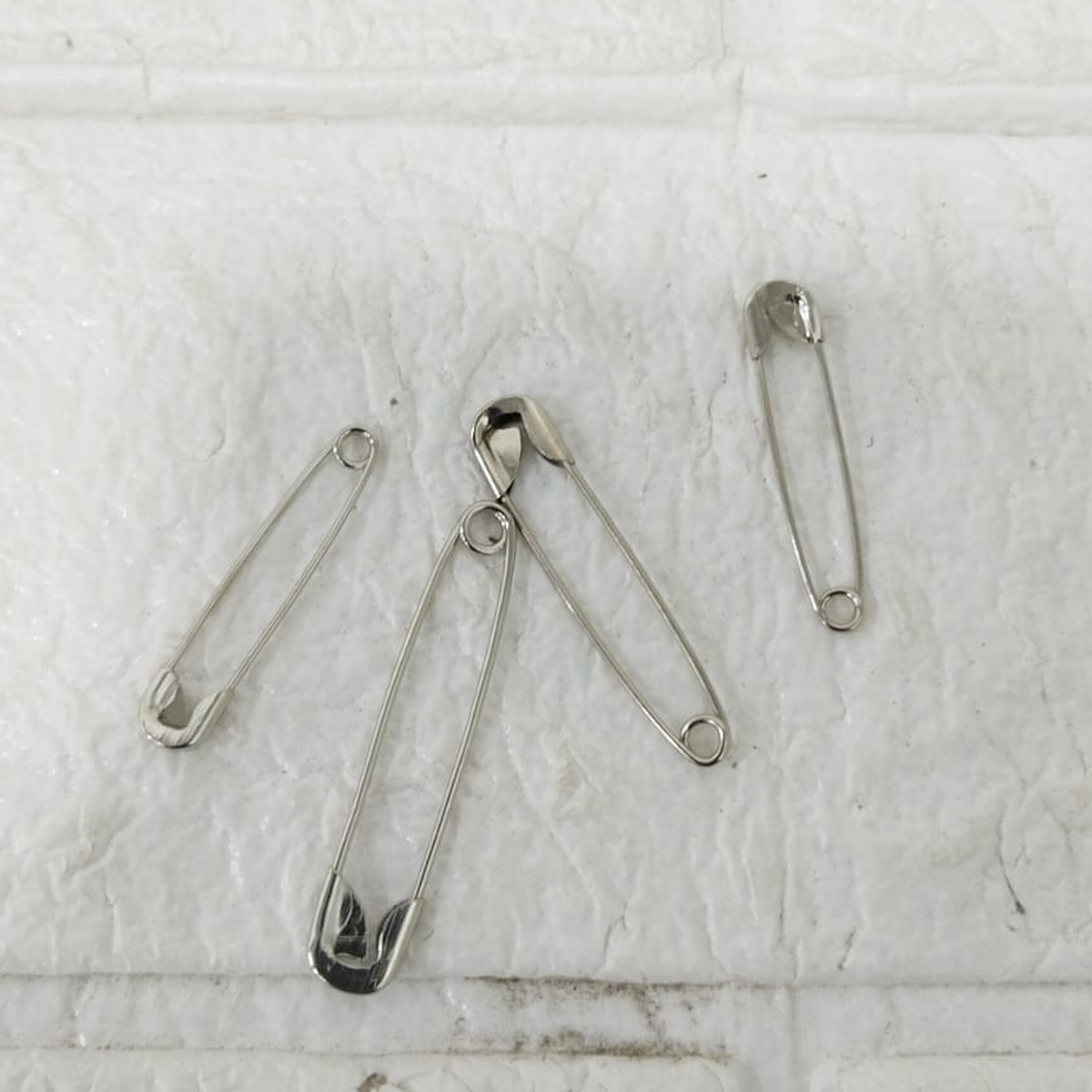 AM6222 Lepra Assorted Steel Safety Pins -20 Pcs