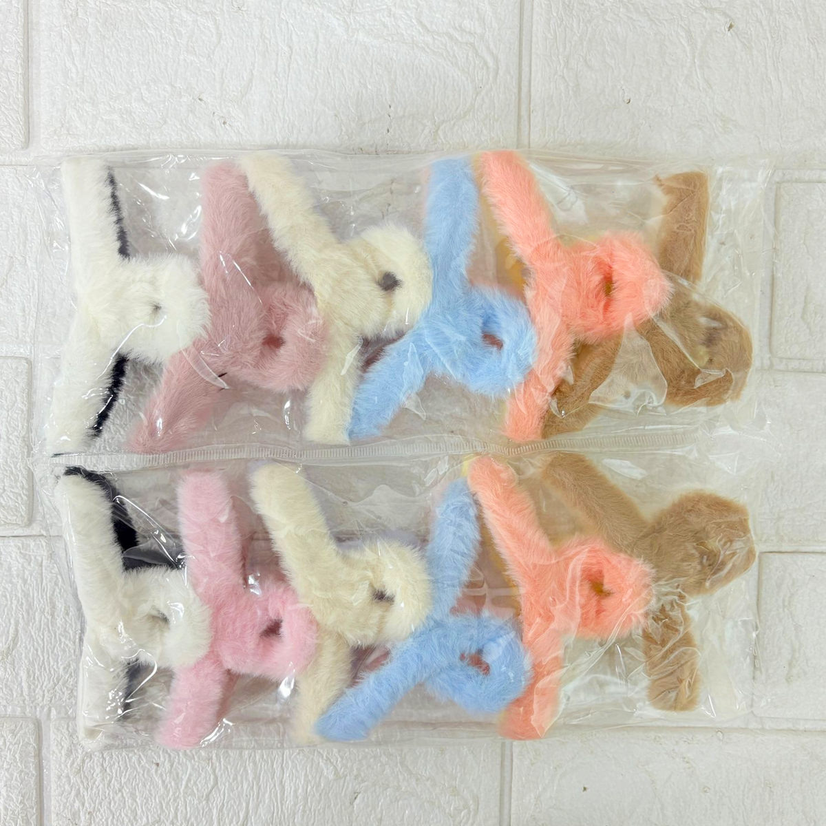 AM6381 Dual Shade Rectangular Shape Fur Hair Claw - 1pc (Multicolour)