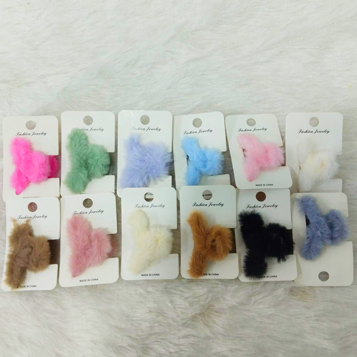 AM6219 Mixdesign Small Furry Hair Clutchers