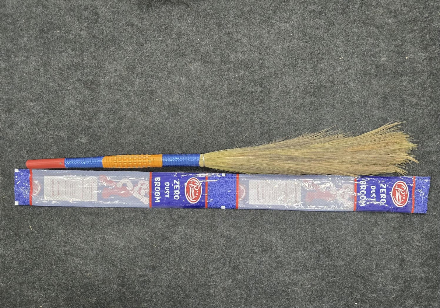 AM7056 Premium Double-Color Zero Dust Makai Broom