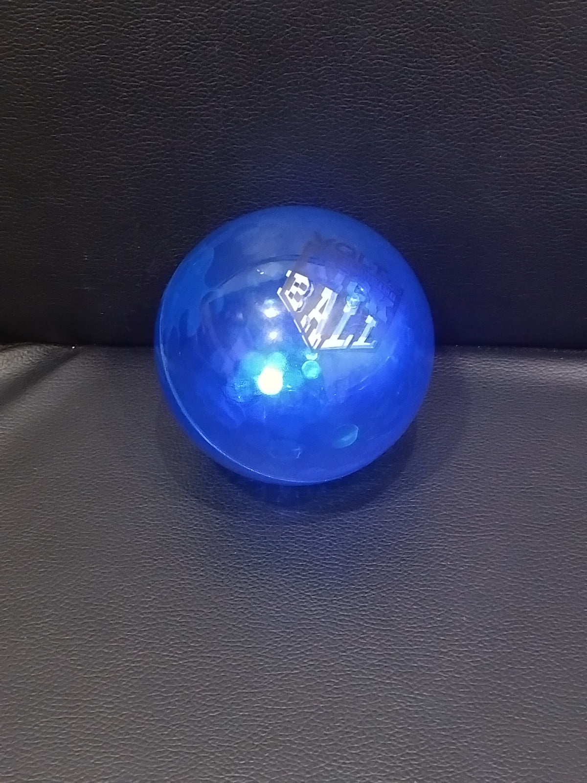 AM2942 Light LED Ball for Kids Play Soft Bouncing Flashing Lightning Baby Ball Glow in The Dark Toys for Kids