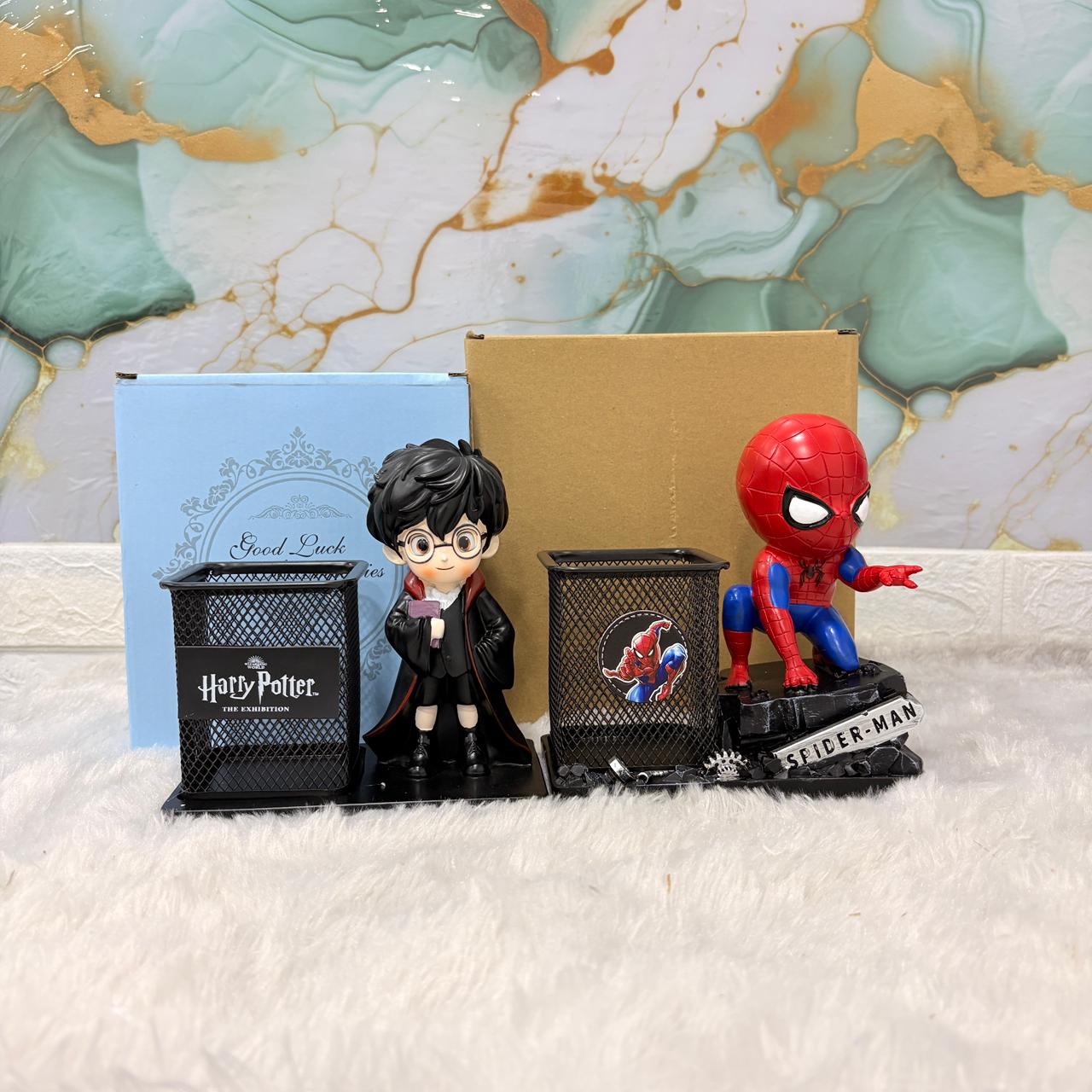 AM7454 Harry Potter and Spider-Man Themed Desktop Pen Stand with Character Figurines