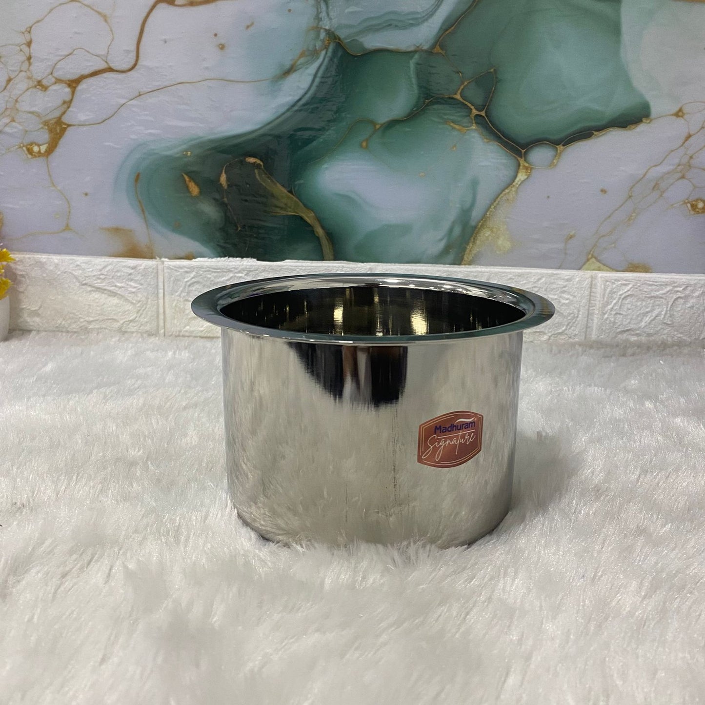 AM7581 Madhuram Signature Premium Stainless Steel Deep Container (1690 ml, 11x14x14 cm)
