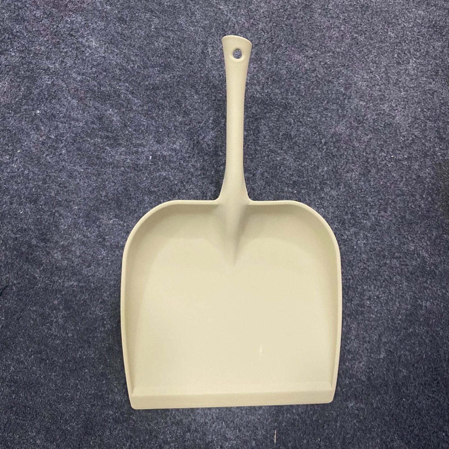 AM7632 Durable Plastic Dustpan with Long Ergonomic Handle for Easy Home and Office Cleaning