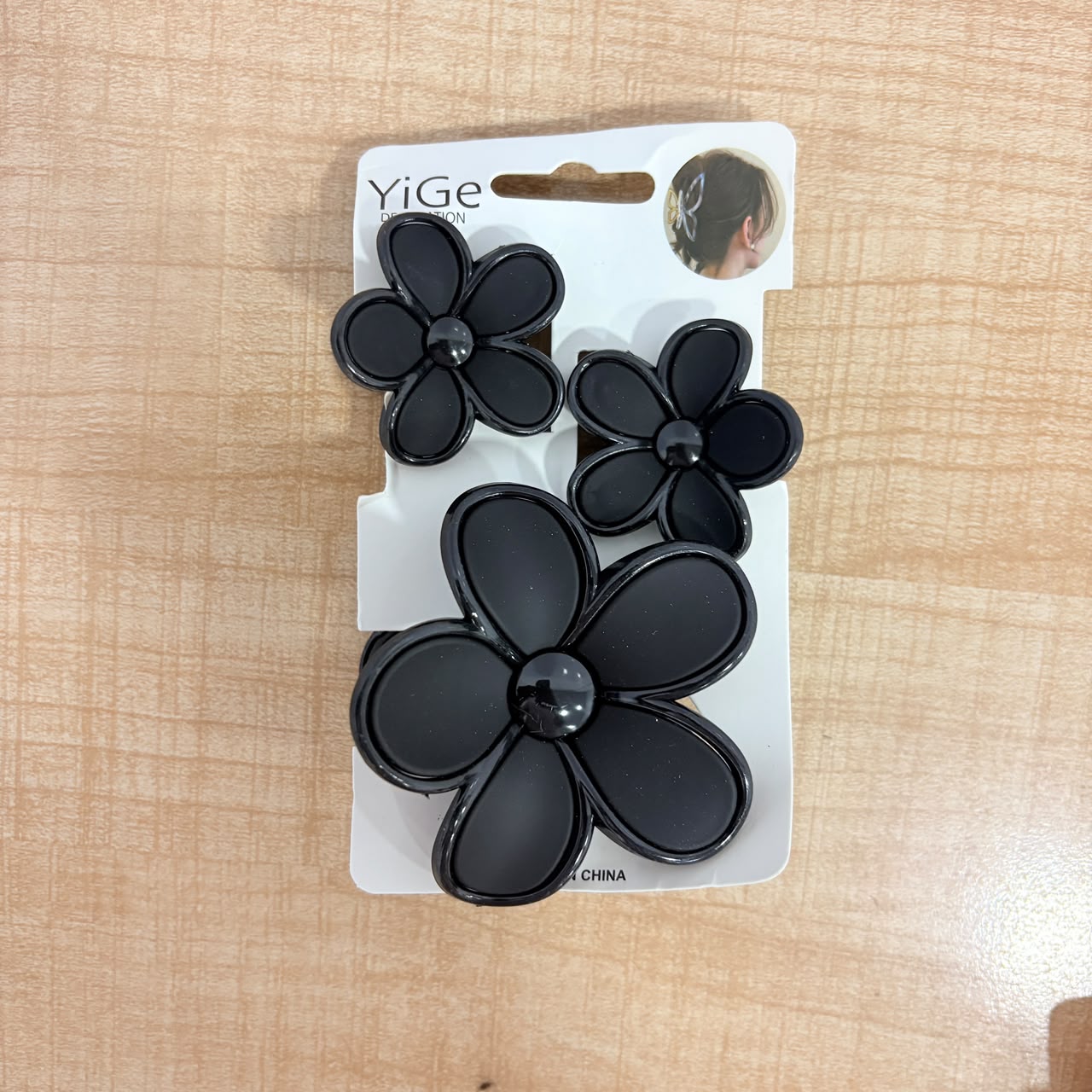 A06717 Floral Matte Hair Claw Clip Set (3-Piece Pack) – Korean Style Matte Daisy Hair Accessories