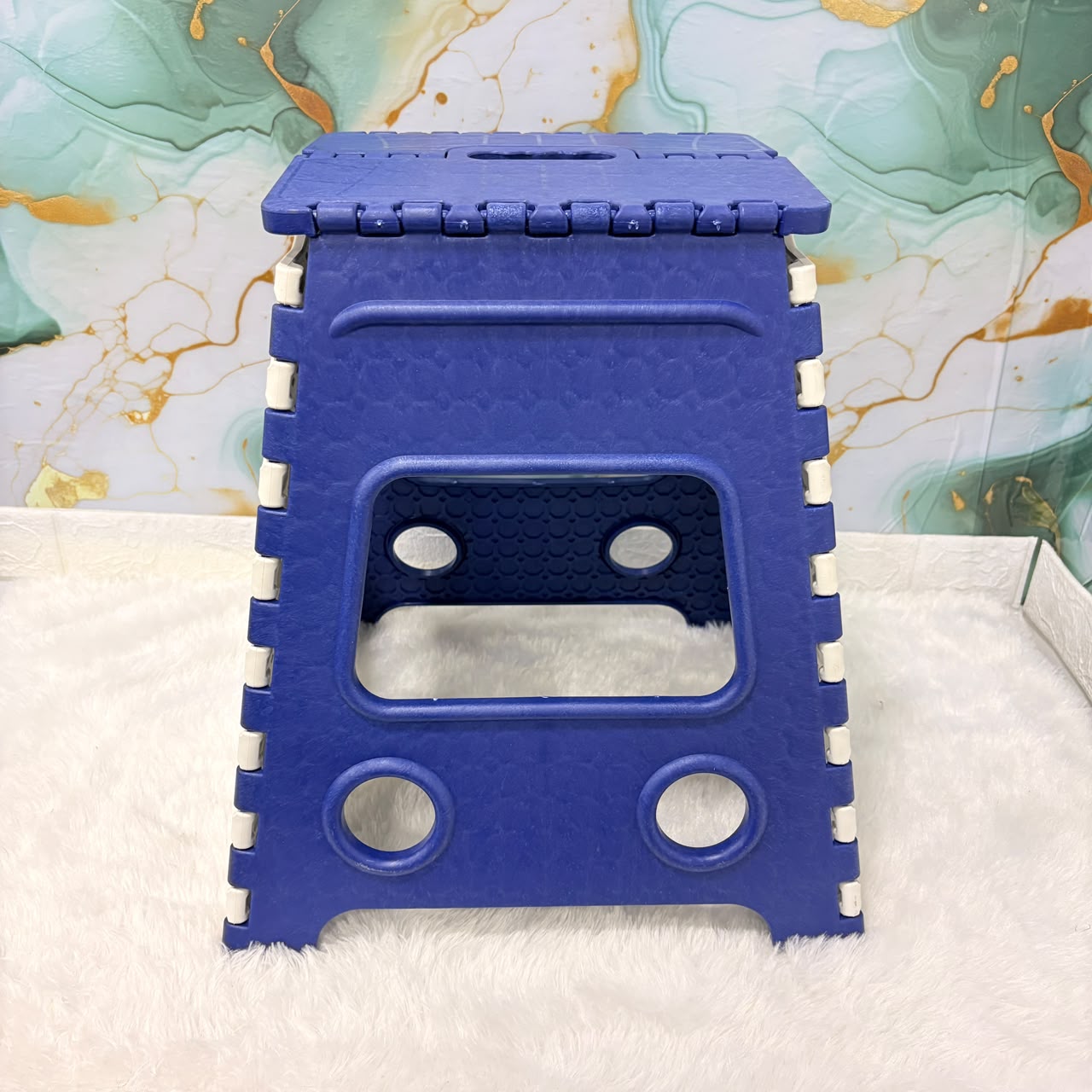 AM4526 Foldable Heavy-Duty Plastic Step Stool - 18 inch with Carrying Handle