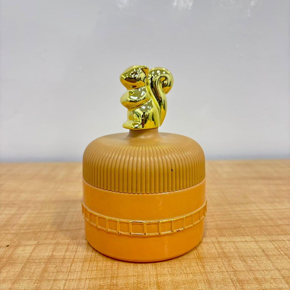 A06986 Dubai Gold Decorative Storage Jar with Golden Bear Lid