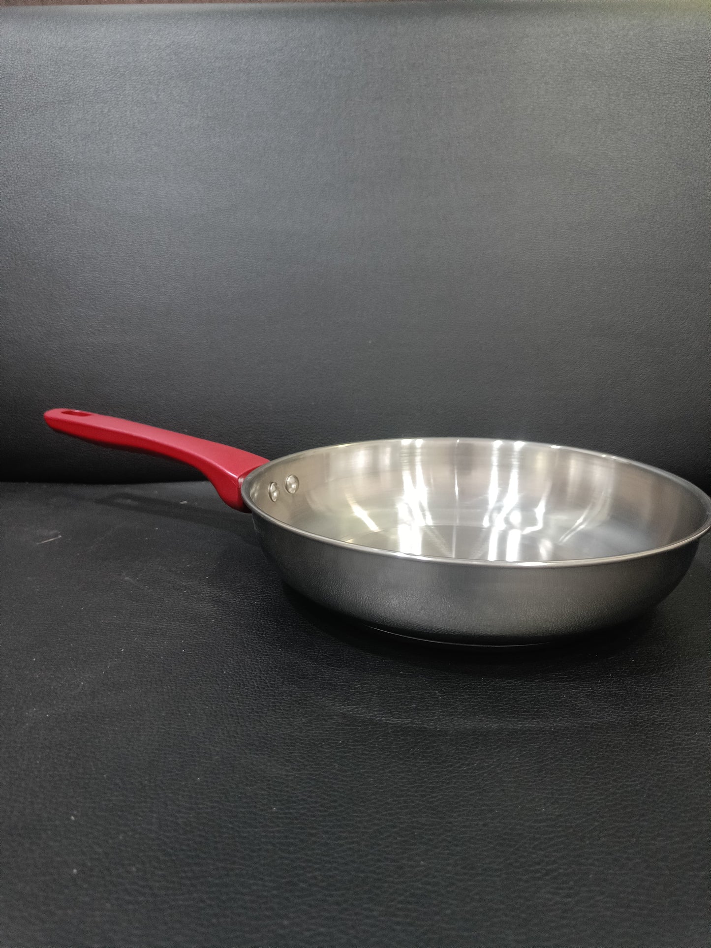 AM2607 Kemp 4pcs SS Gift Set With Kadai 2.25ltr, Fry Pan 1.9ltr And Saucepan 1.5ltr With Glass Lid
