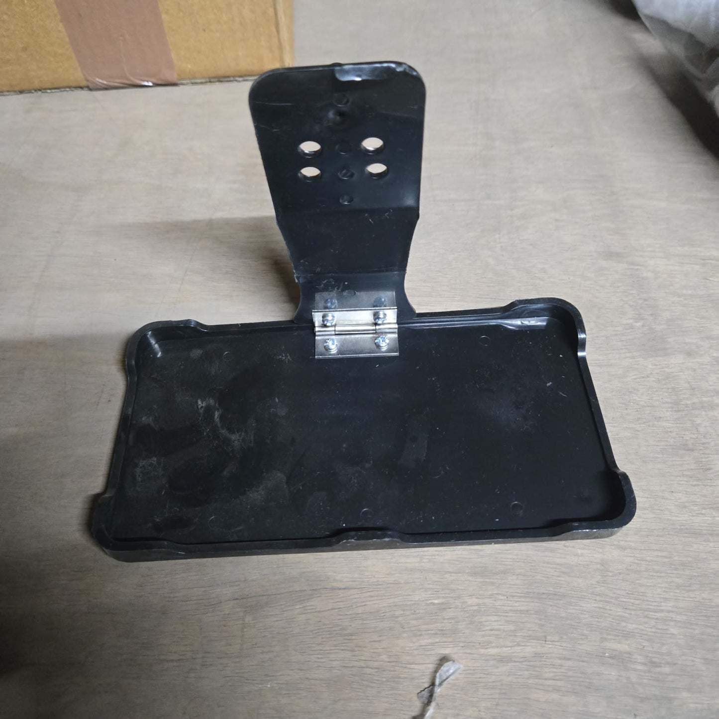 0291 Mobile Charging Stand Wall Holder