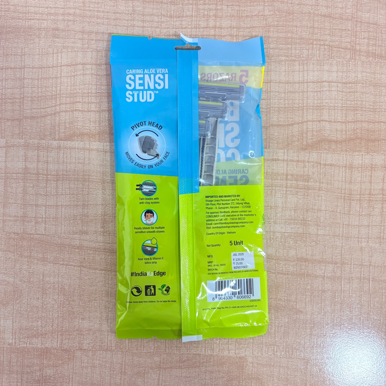 A06613 Bombay Shaving Company Sensi Stud Disposable Razors (Pack of 5)