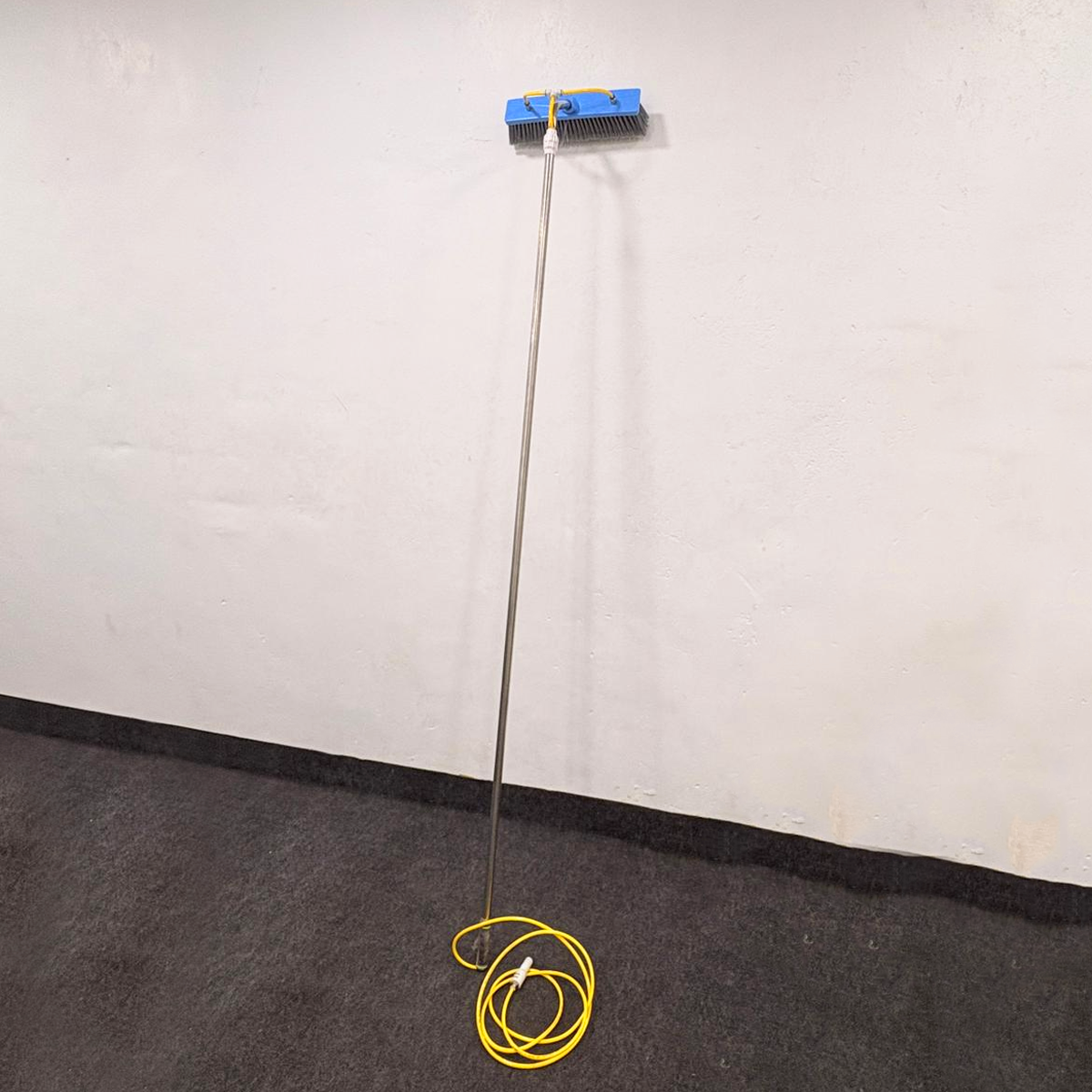 AM6711 Solar Panel Cleaning Brush with Water Flow Pipe & Long Handle