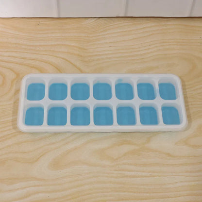 11112 Multipurpose Plastic Ice Cube Tray with Lid - 14 Grid