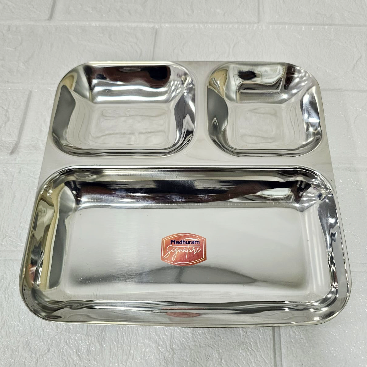 AM6013 Madhuram Stainless Steel 3 Compartment Mess Plate