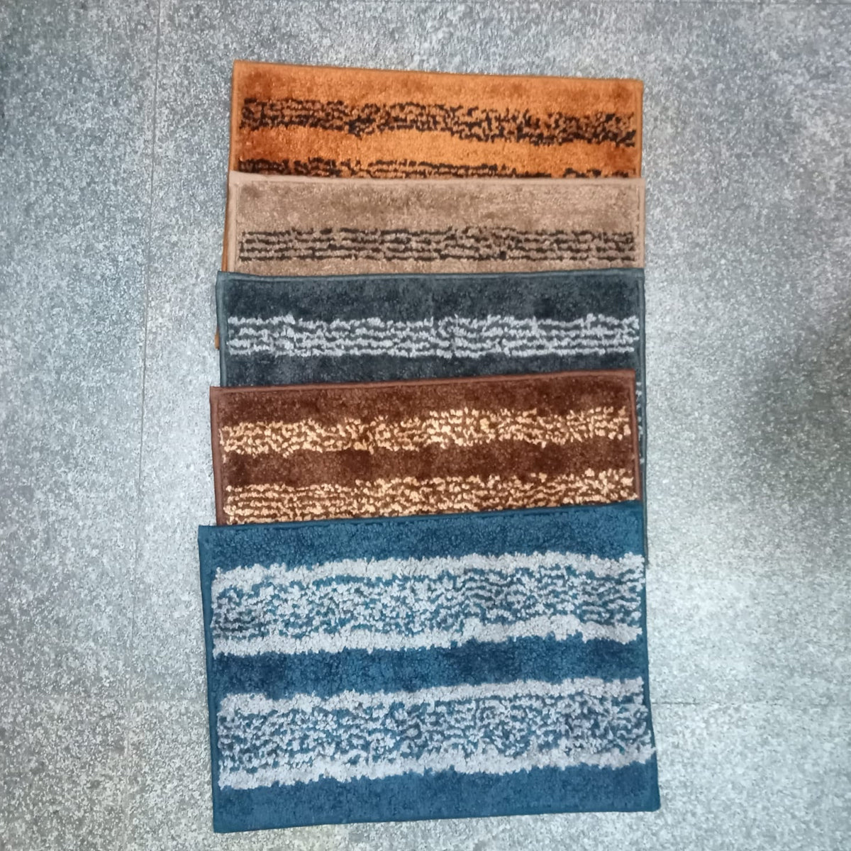 AM5847 Mix Cotton Soft Microfiber Door & Bath Mat (RG 13X19 Inch) Multicolour