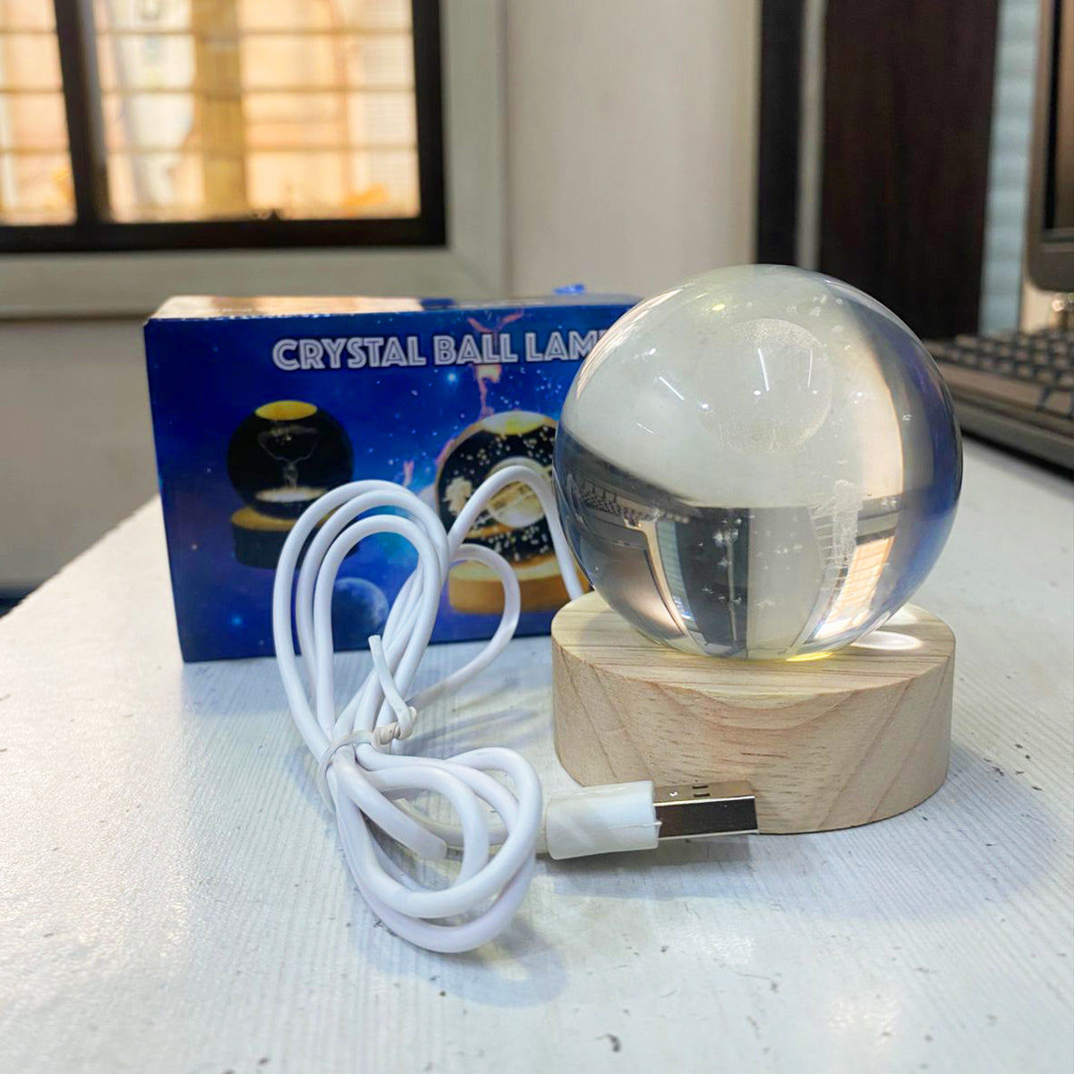 AM5592 3D Astronaut Climbing Moon Crystal Ball LED USB Night Light Lamp for Home Decoration