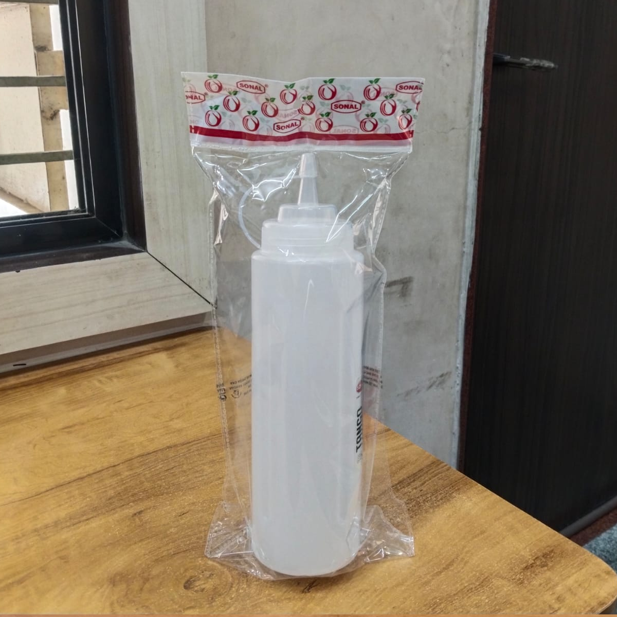 AM5726 Sonal Sauce Tango Squeeze Bottle (Big) 750Ml - For Chatni, Vinegar, Oil, Dispenser Bottles