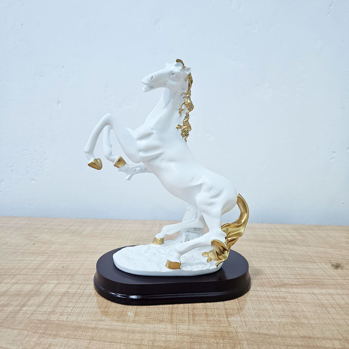 AM5928 Luxury White & Gold Horse Sculpture