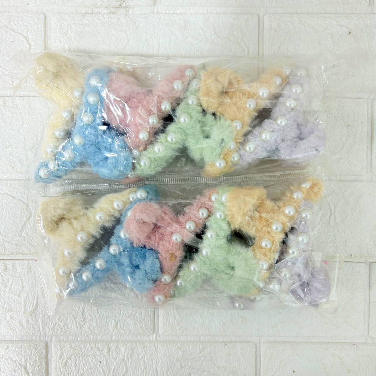 AM6377 Fuzzy Mix Colour hair claw clip with pearl accents - 1pc