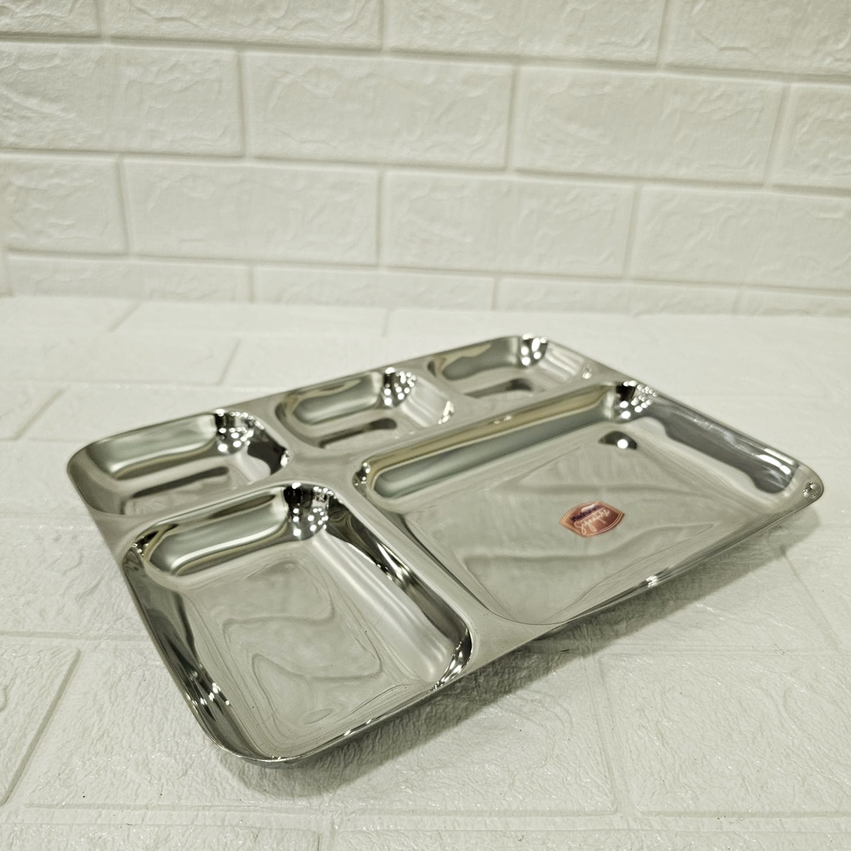 AM6012 Madhuram Stainless Steel 5 Compartment Mess Plate
