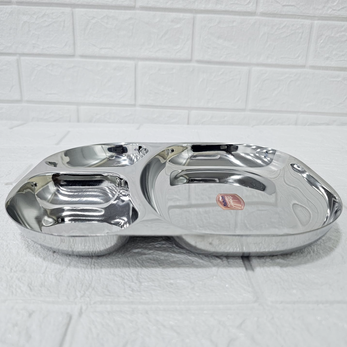 AM6014 Madhuram Stainless Steel Smiley Shape 3 Compartment Dinner Plate