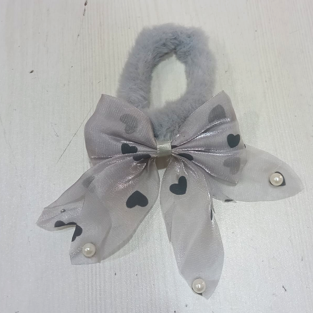 AM5621 Pearl Bow Hair Ring for Women (Multicolour)