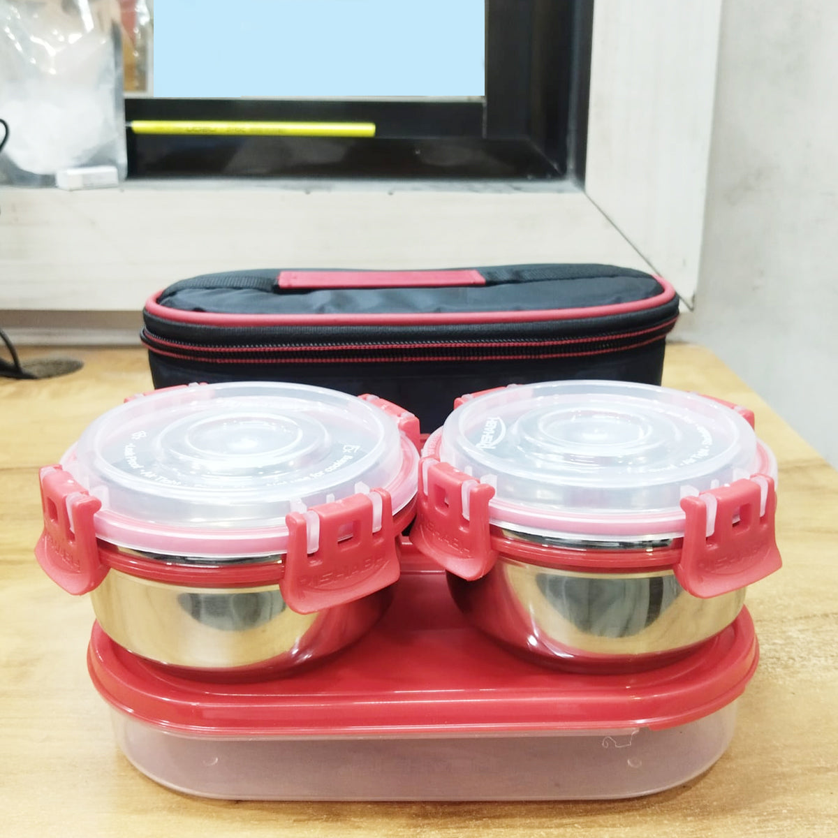 AM5655 Rishabh Spice Lunchbox With 1 Box ,2 container and Jacket