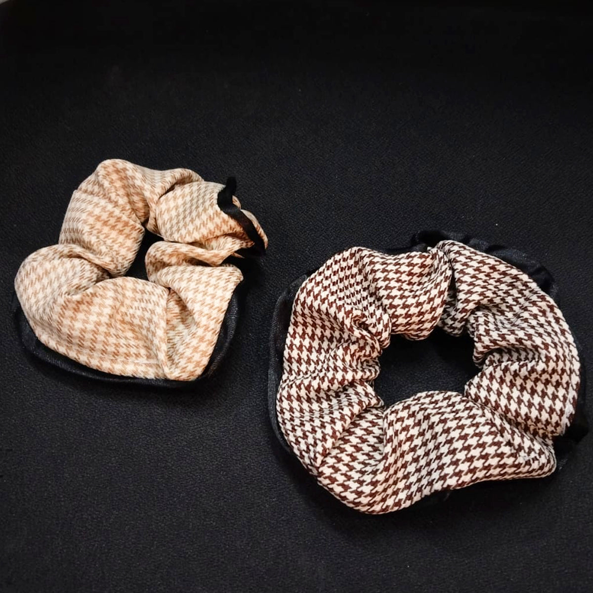 AM5869 Multidesign Printed Hair Scrunchies For women - Pack of 1