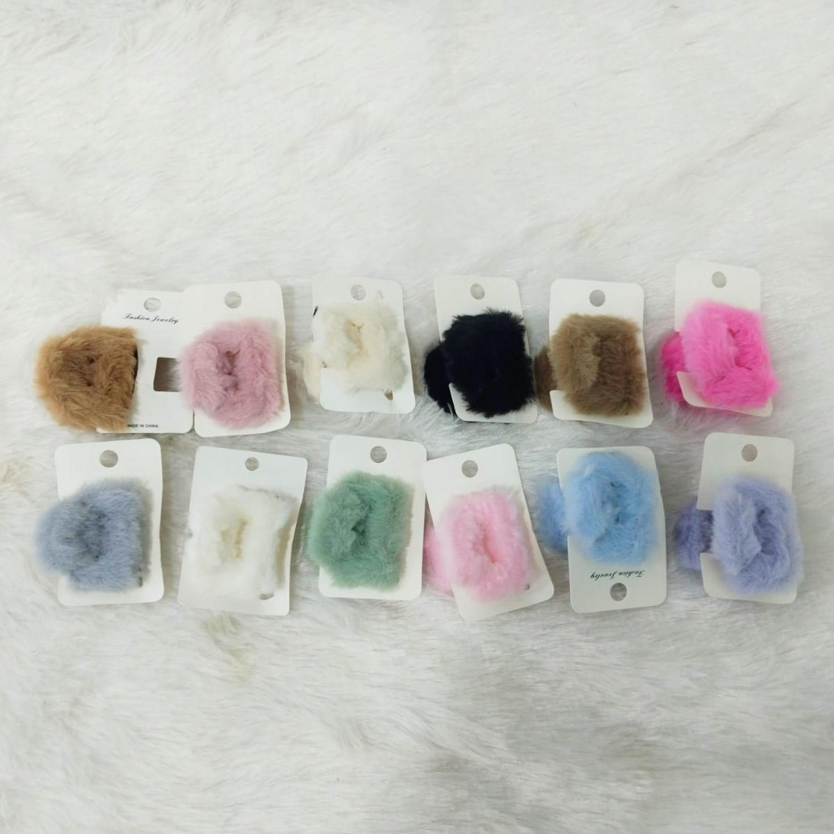 AM6219 Mixdesign Small Furry Hair Clutchers
