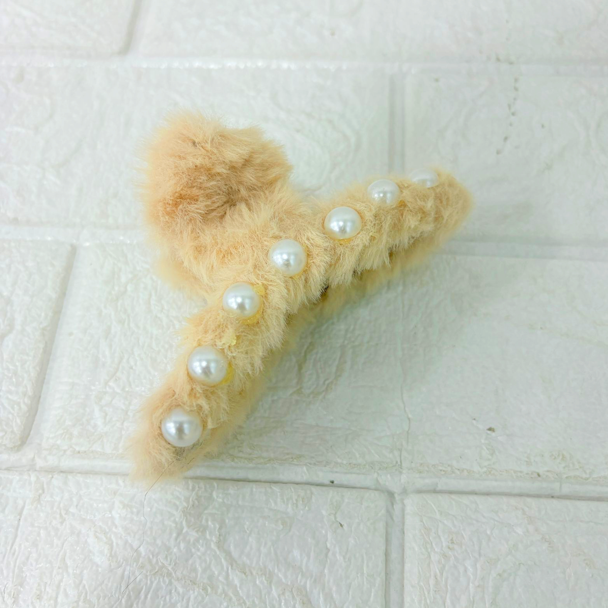 AM6377 Fuzzy Mix Colour hair claw clip with pearl accents - 1pc