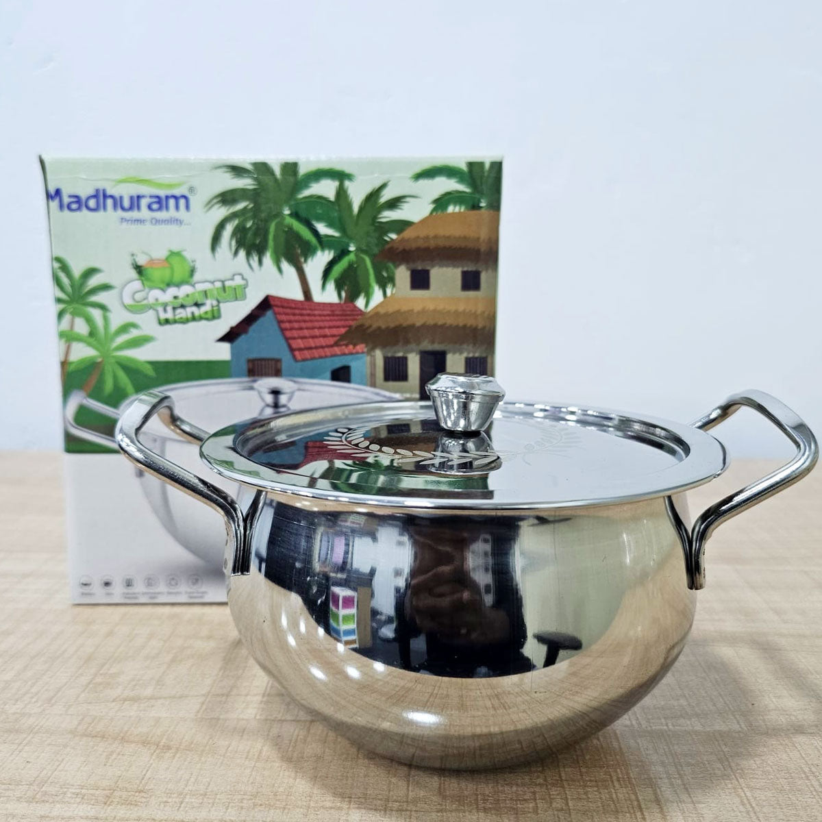 AM6004 Madhuram Stainless Steel Coconut Handi with Lid – Size 1