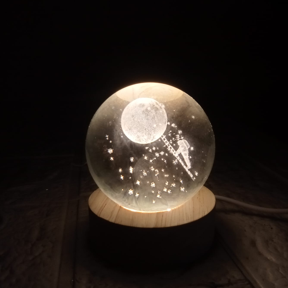 AM5592 3D Astronaut Climbing Moon Crystal Ball LED USB Night Light Lamp for Home Decoration