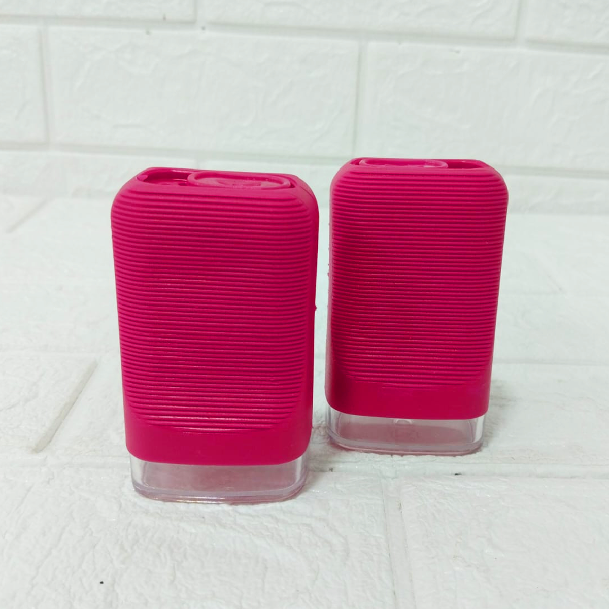 AM6157 Salt and Spice Container Set of 2 PC– Portable Seasoning Shakers with Lid