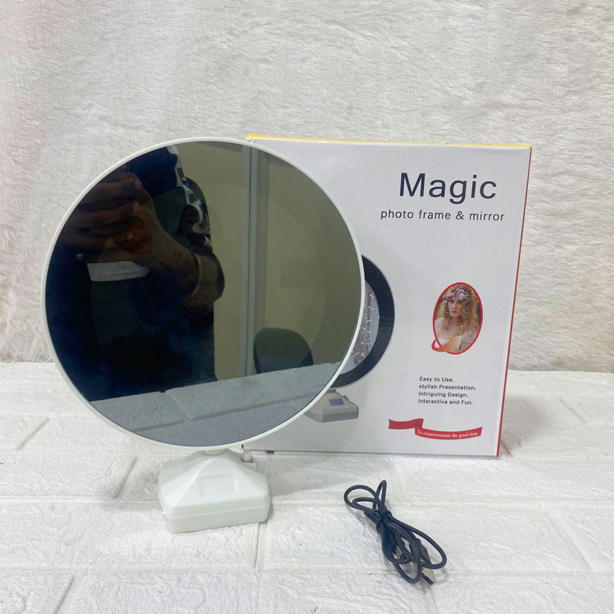 AM6267 Round Magic Mirror Photo Frame