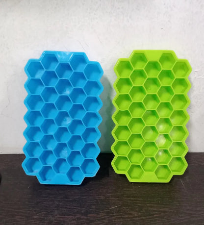 AM7763 Flexible Silicone Ice Cube Tray WIthout Lead, 37 Cubes , Fridge Use
