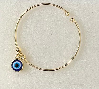 AM1085 Charm Bracelet