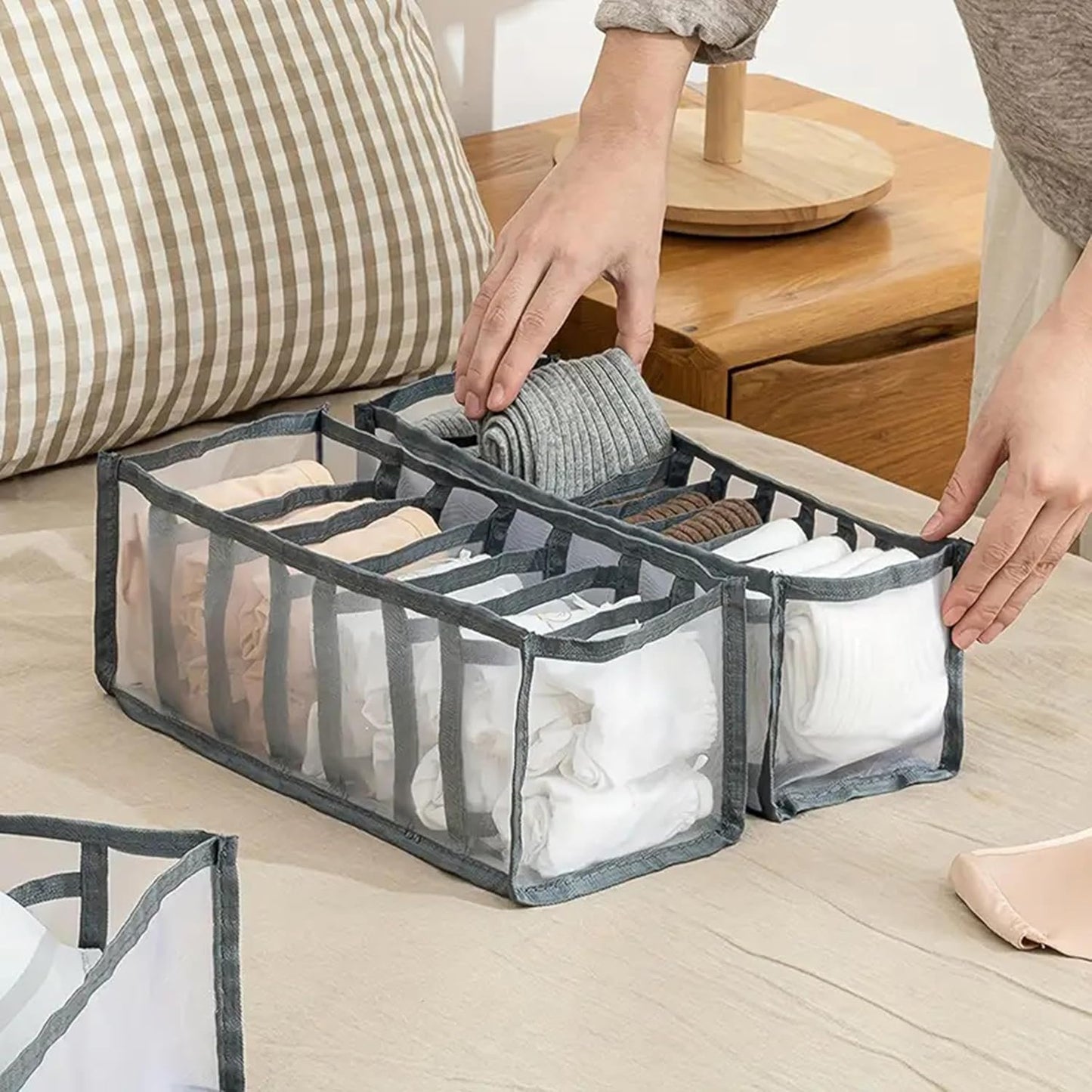 AM7640 Henfang Foldable Mesh Drawer Organizer Grid Storage Box For Bras and Clothes, 7 Compartments