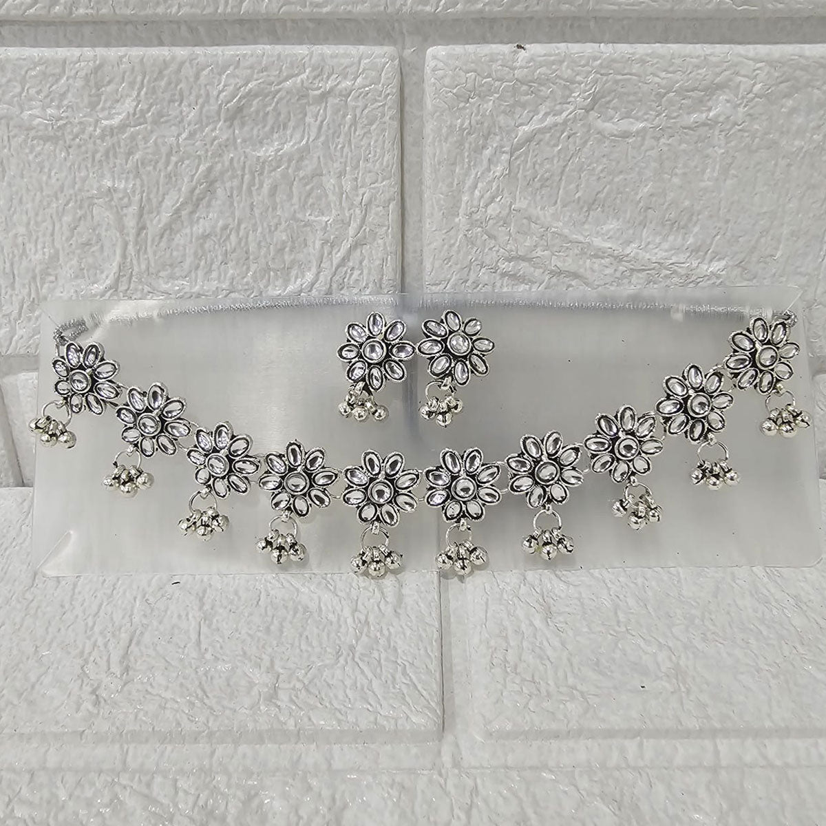 Di0048 Oxidized Silver Flower Choker Necklace with Earrings