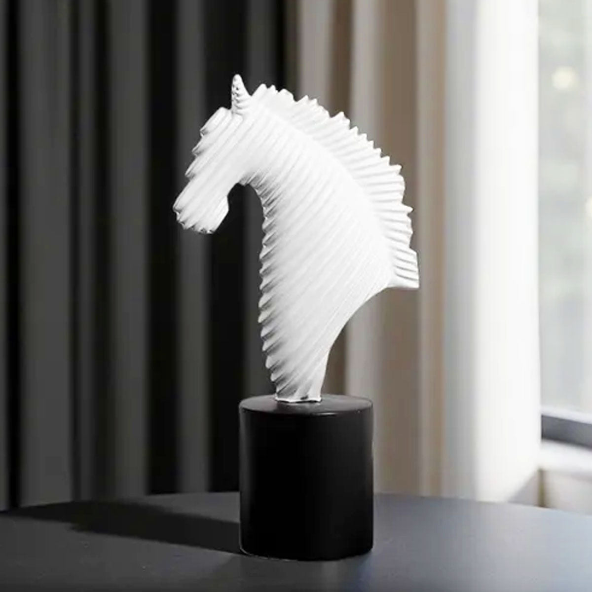AM5938 Modern Decorative Horse Head Sculpture - Pack of 1