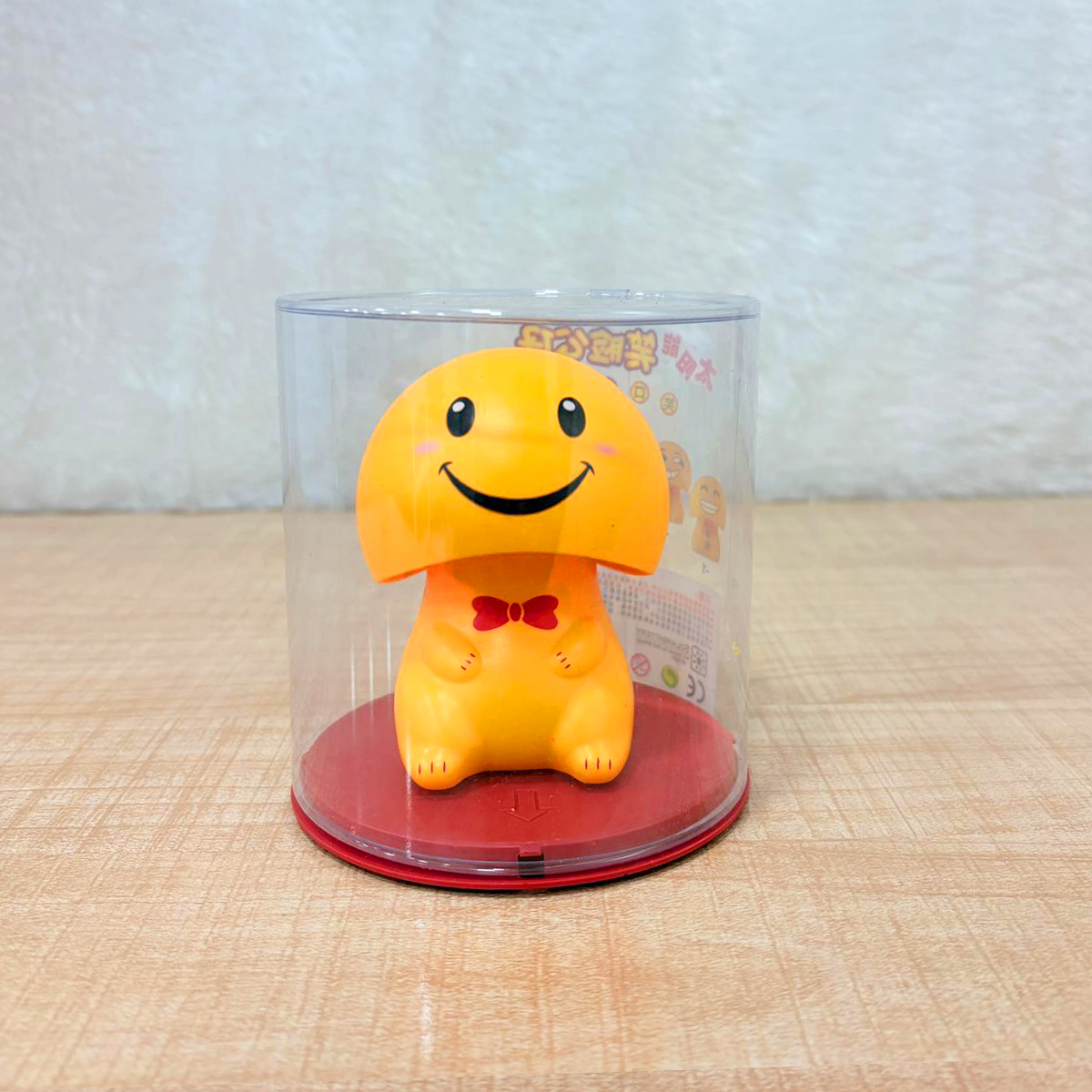 TM0093 Mix Character Solar Powered Moving Head Showpiece for Car Dashboard - Pack of 1