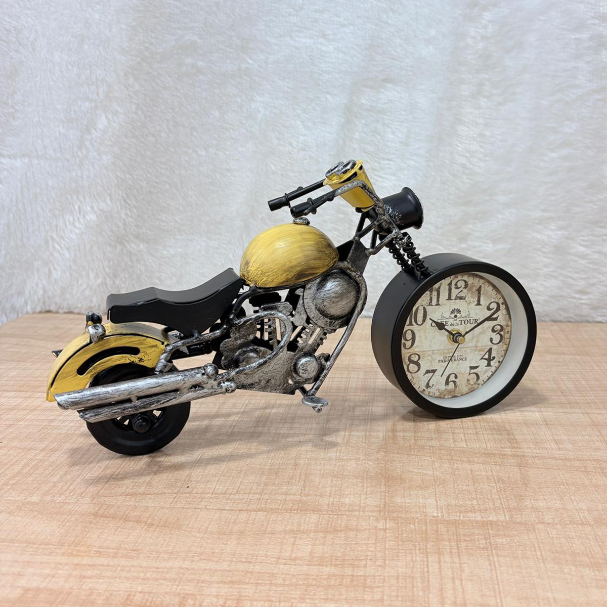 TM0113 Vintage Cruiser Motorcycle Table Clock – Retro Industrial Metal Bike Desk Ornament - Pack Of 1