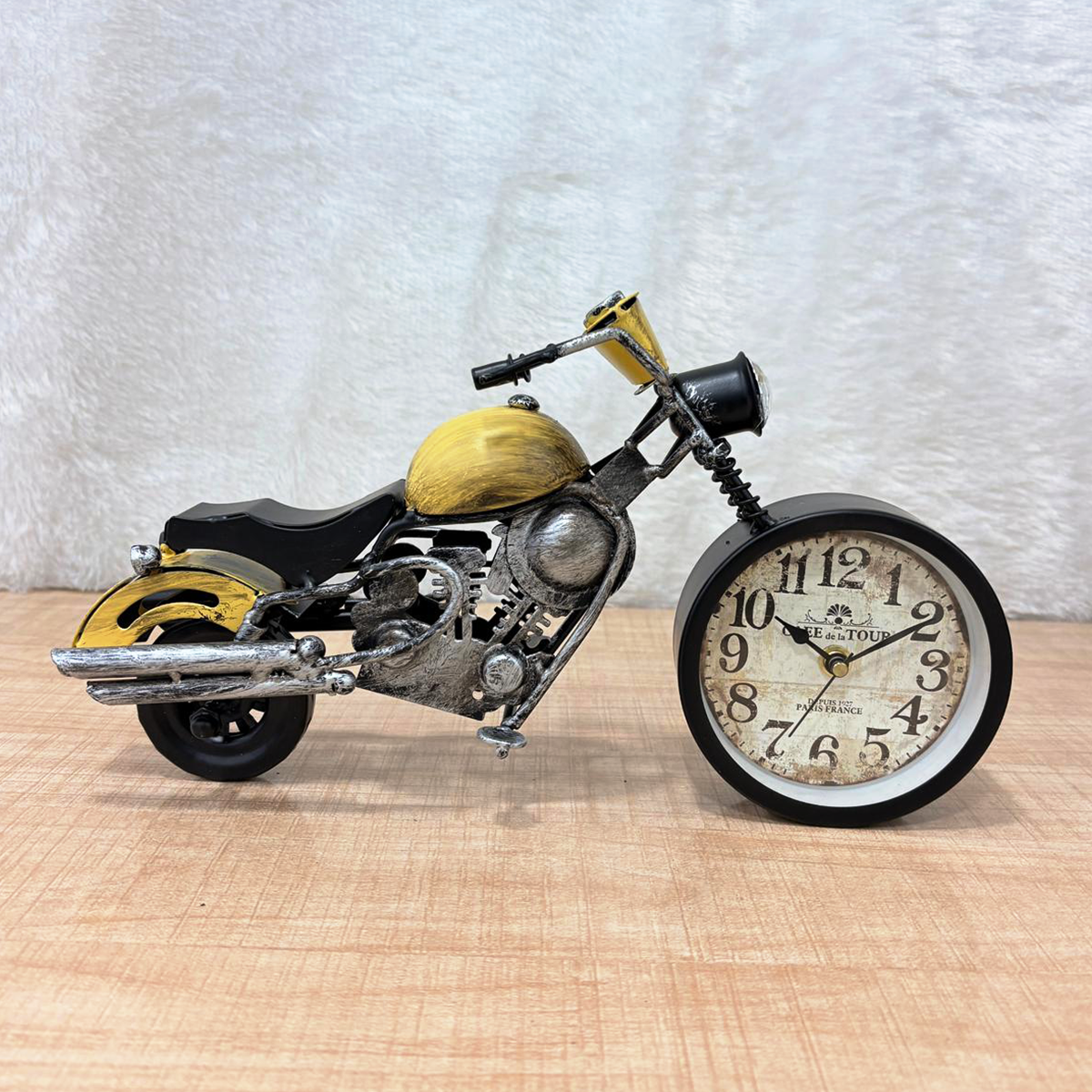 TM0113 Vintage Cruiser Motorcycle Table Clock – Retro Industrial Metal Bike Desk Ornament - Pack Of 1