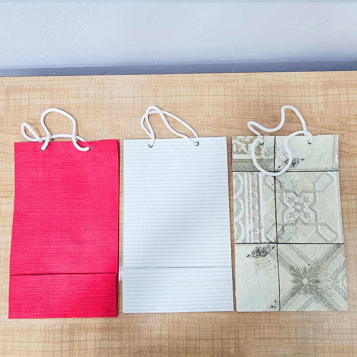 AM5950 Multi-Design Medium Paper Gift Bag with Rope Handles - Pack of 1