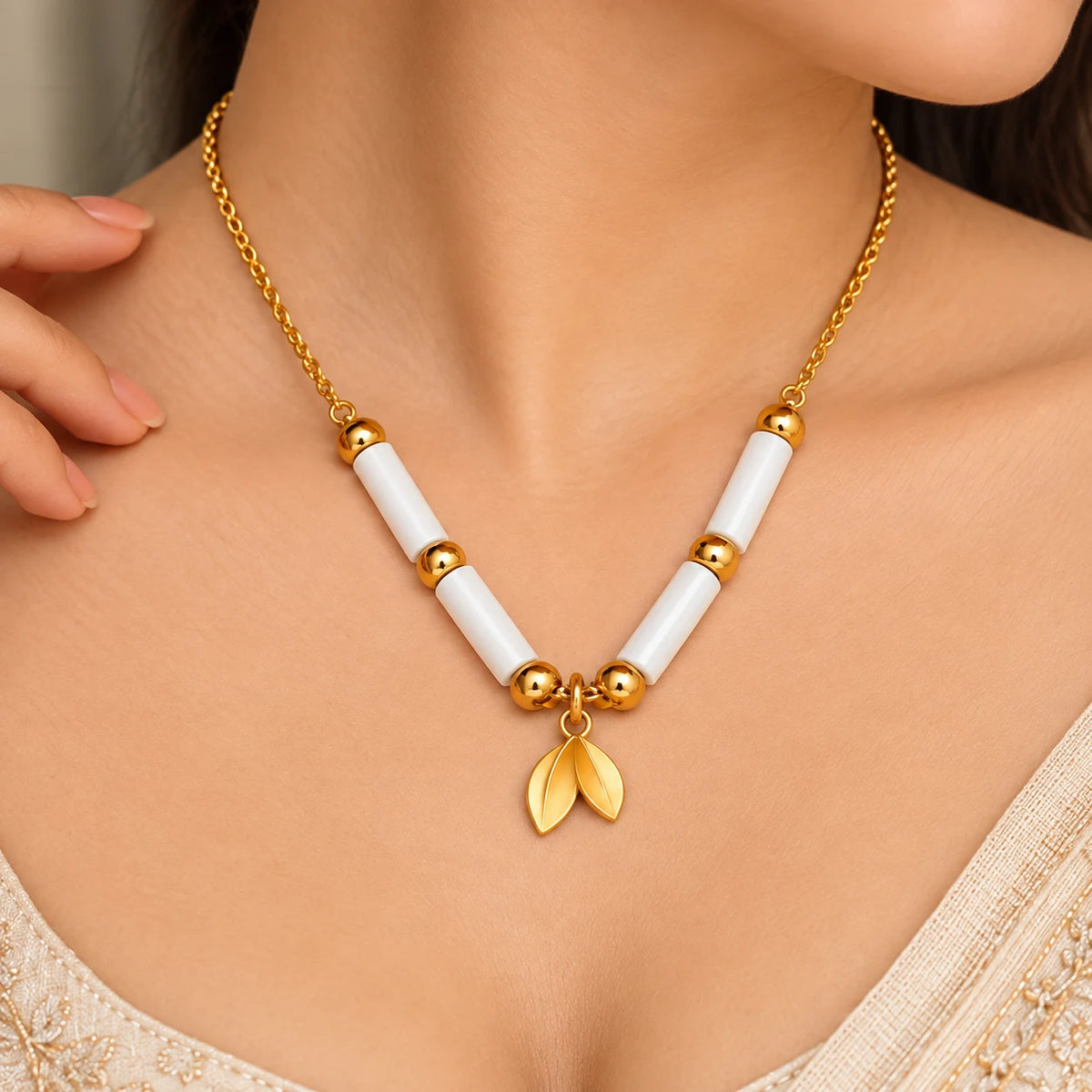 TM0132 Golden Floret Chain