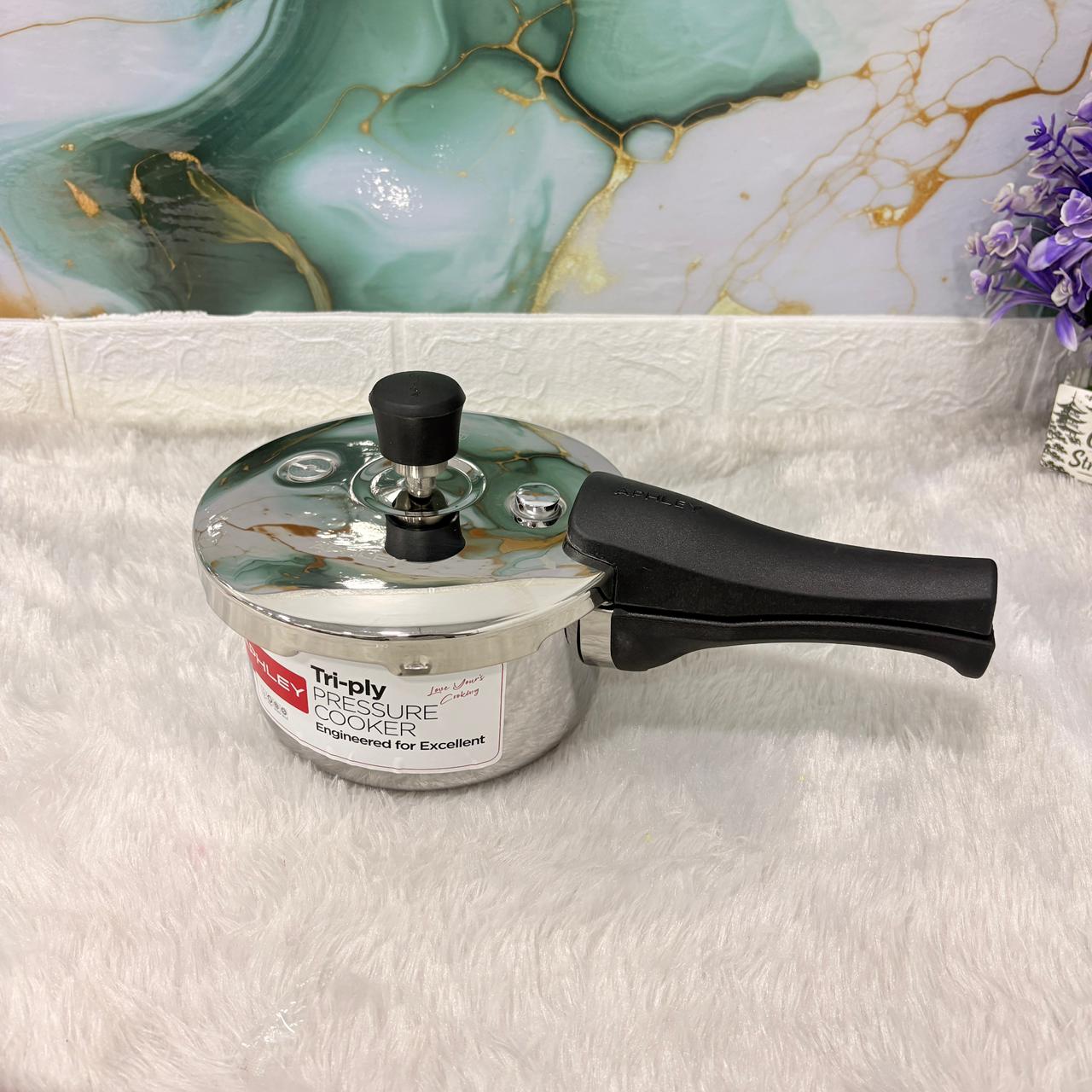 AM7306 Tri-Ply Stainless Steel Outer Lid Pressure Cooker - 1.5 Ltr