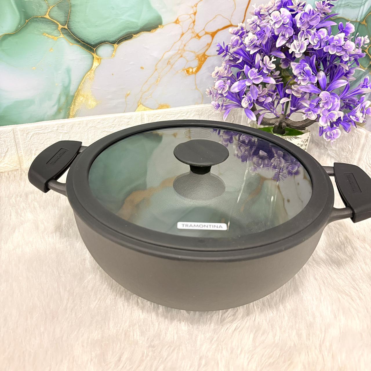 AM7407 Tramontina TITANEX Pre-Seasoned Cast Iron Deep Kadai with Lid (26 cm)