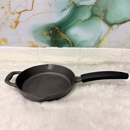 AM7413 Tramontina Titanex 20cm Pre-Seasoned Cast Iron Frypan with Silicone Grip