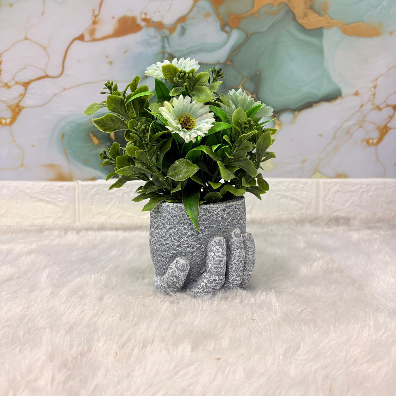 AM7450 Artificial Daisy Plant in Creative Human Hand Shaped Decorative Resin Pot