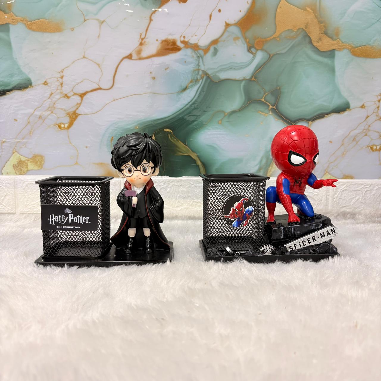 AM7454 Harry Potter and Spider-Man Themed Desktop Pen Stand with Character Figurines