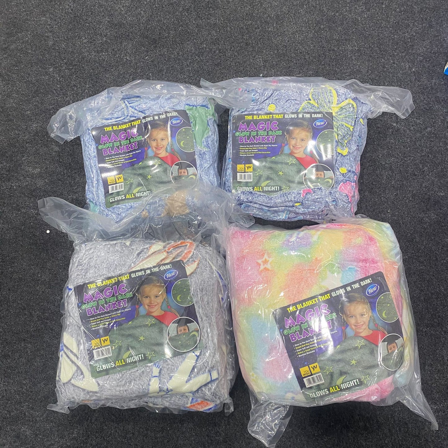 AM7557 Magic Glow in the Dark Super Soft Plush Blanket for Kids (1-Pcs) 6*5.5 ft