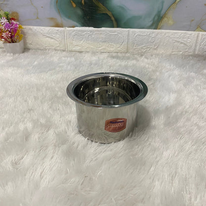 AM7577 Madhuram Signature Premium Stainless Steel Deep Container (550 ml, 7x10x10 cm)